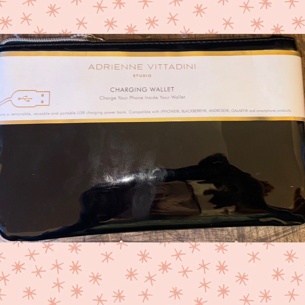 Adrienne Vittadini Black and Gold Charging Power Bank